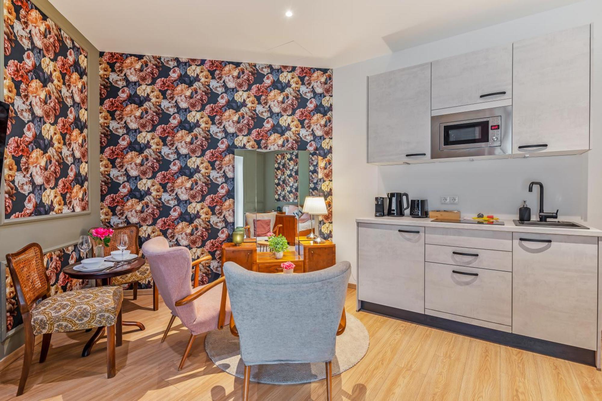 Stylish Flower Power Studio - Close To City Center & Public Transport - Ac & Wifi Vienna Esterno foto