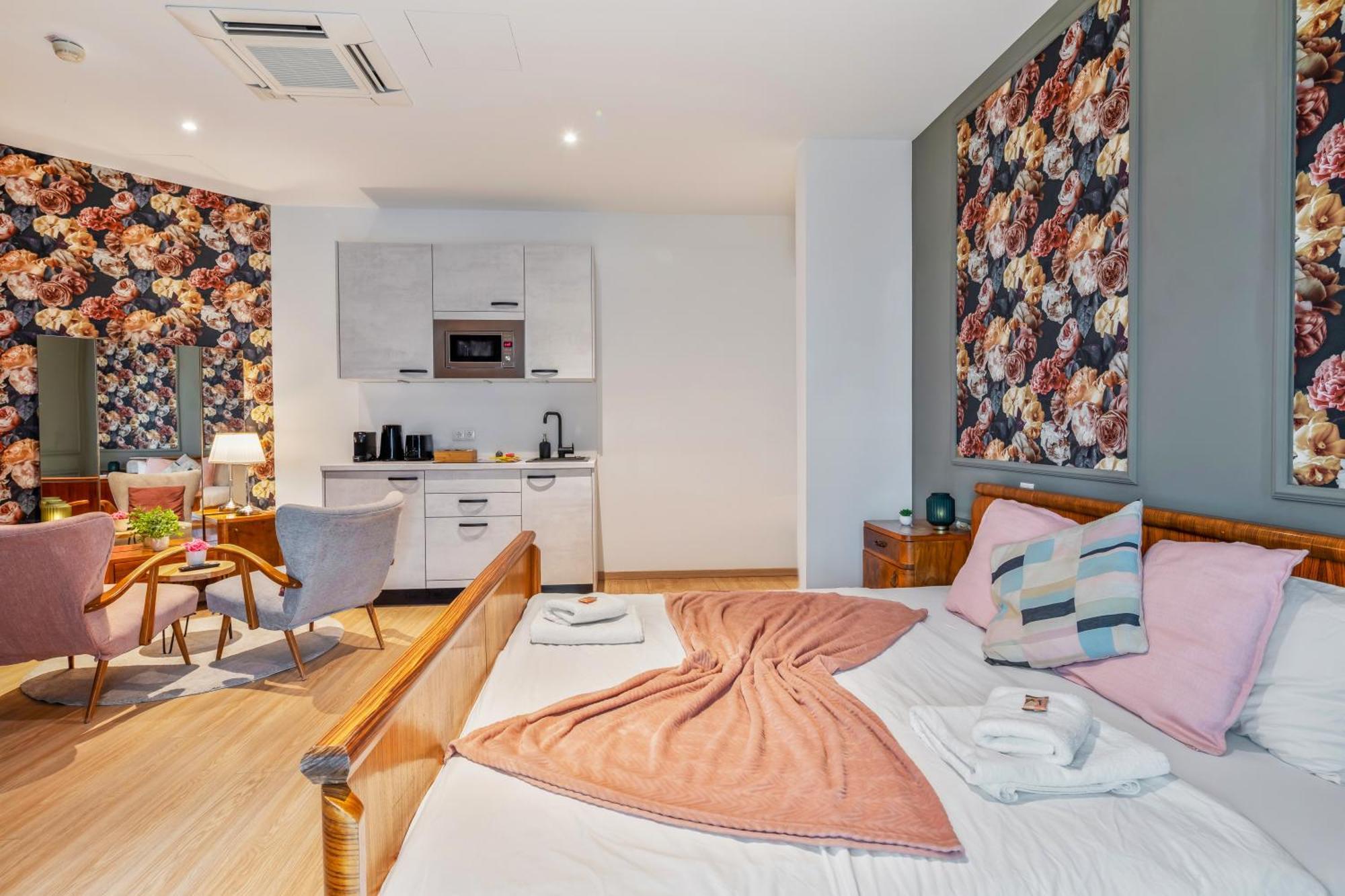 Stylish Flower Power Studio - Close To City Center & Public Transport - Ac & Wifi Vienna Esterno foto